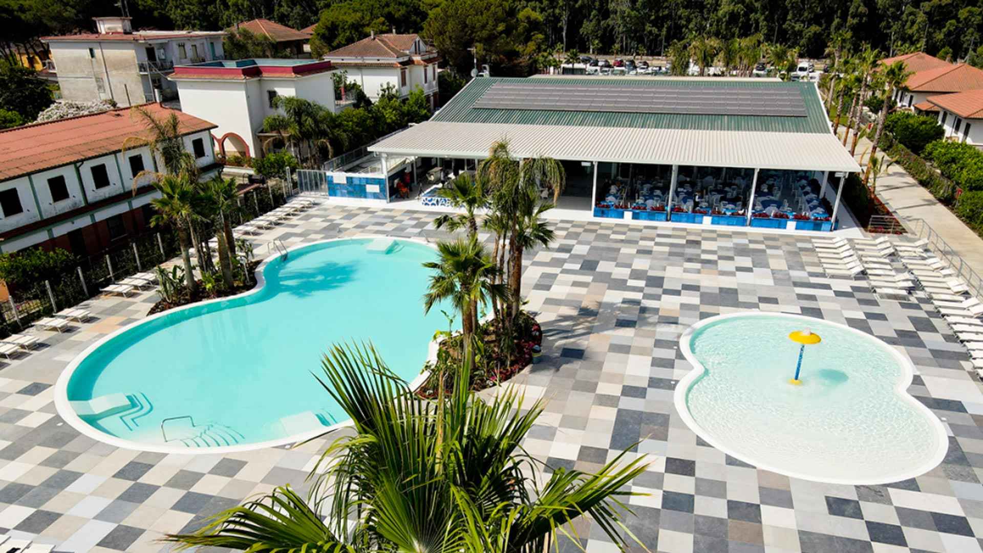 Fruit Village Paestum Coral Beach 